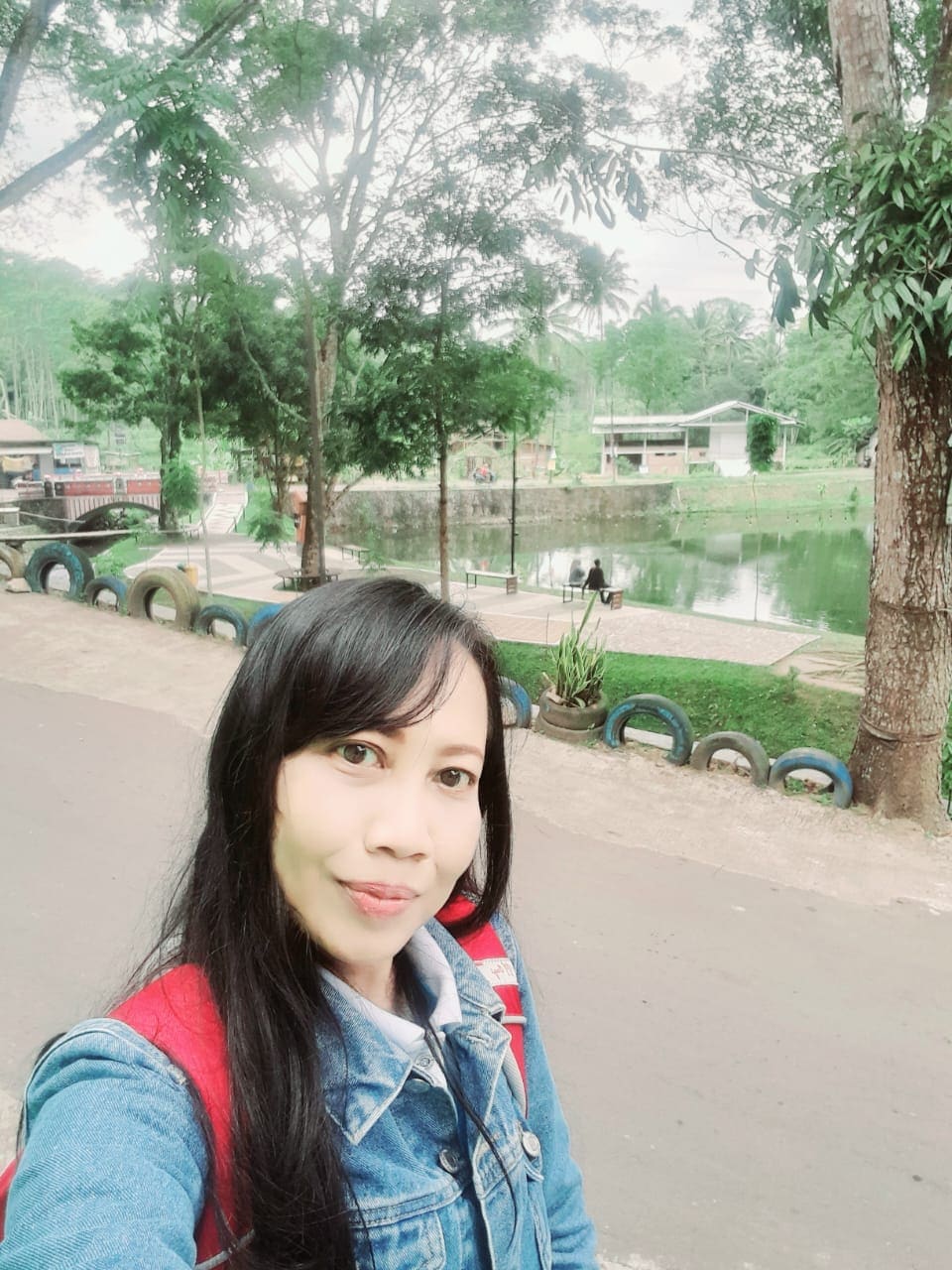 S. Pujiastuti C, S.E., S.Pd.